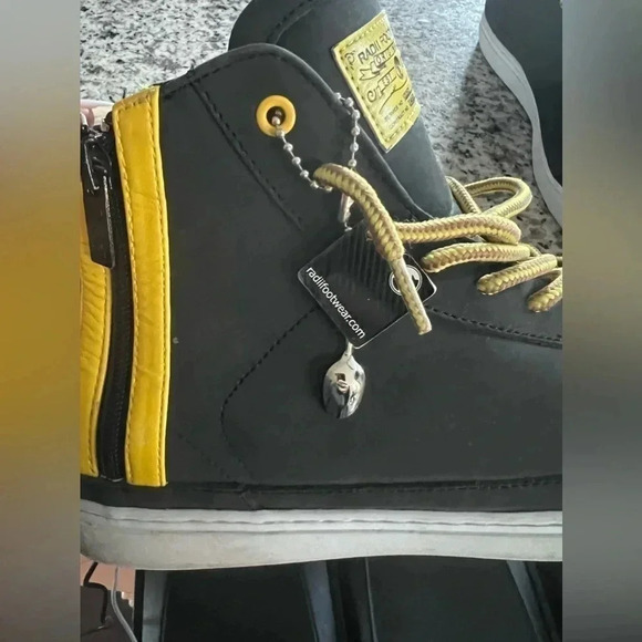 Radii | Rare Find - Mens Black/Yellow Sneakers  | Size 10 - Picture 4 of 6